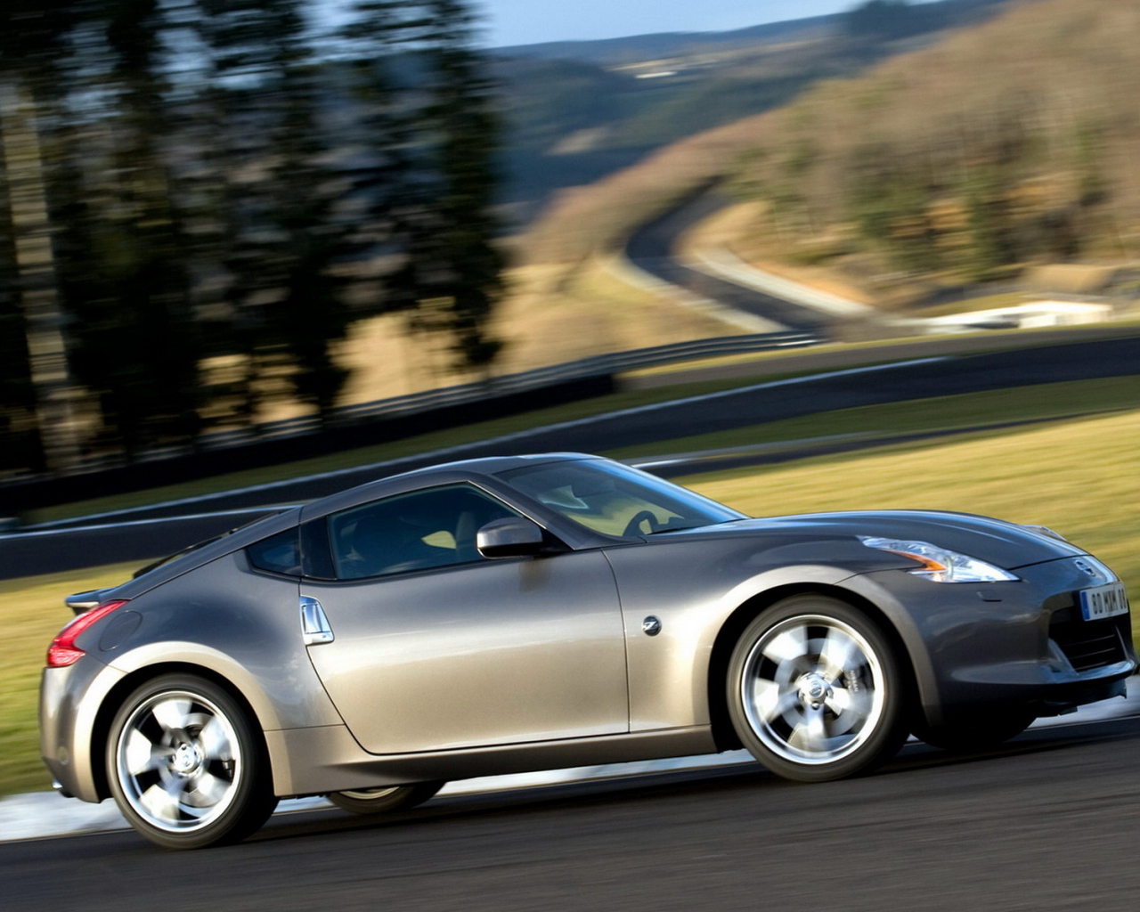 Спортивный Ниссан 370z