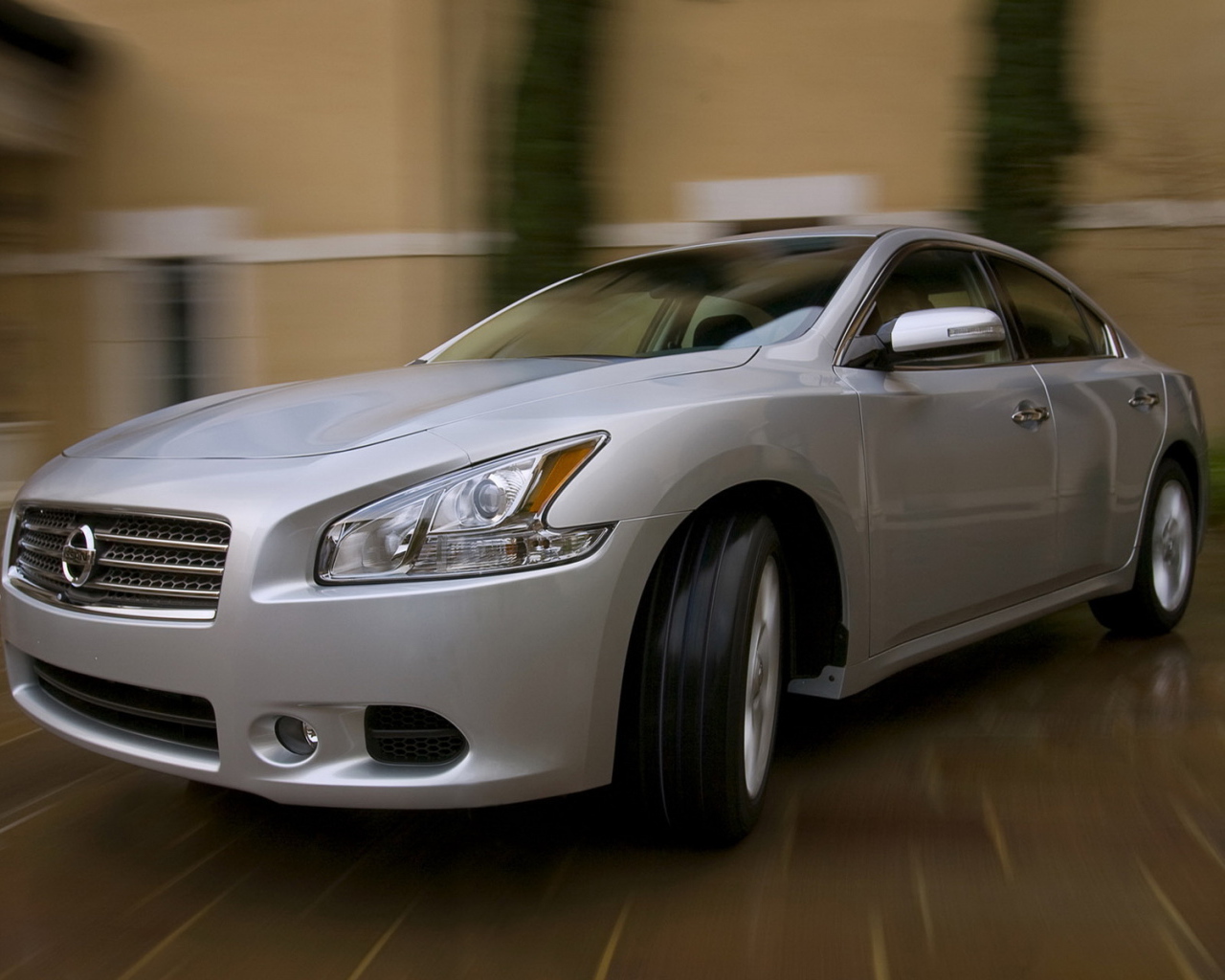 Ниссан Максима седан