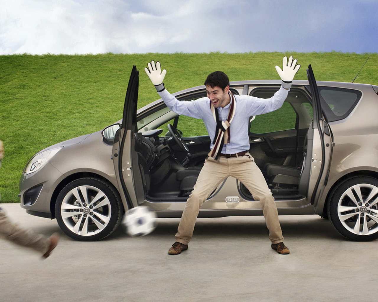 Opel Meriva в духе футбола