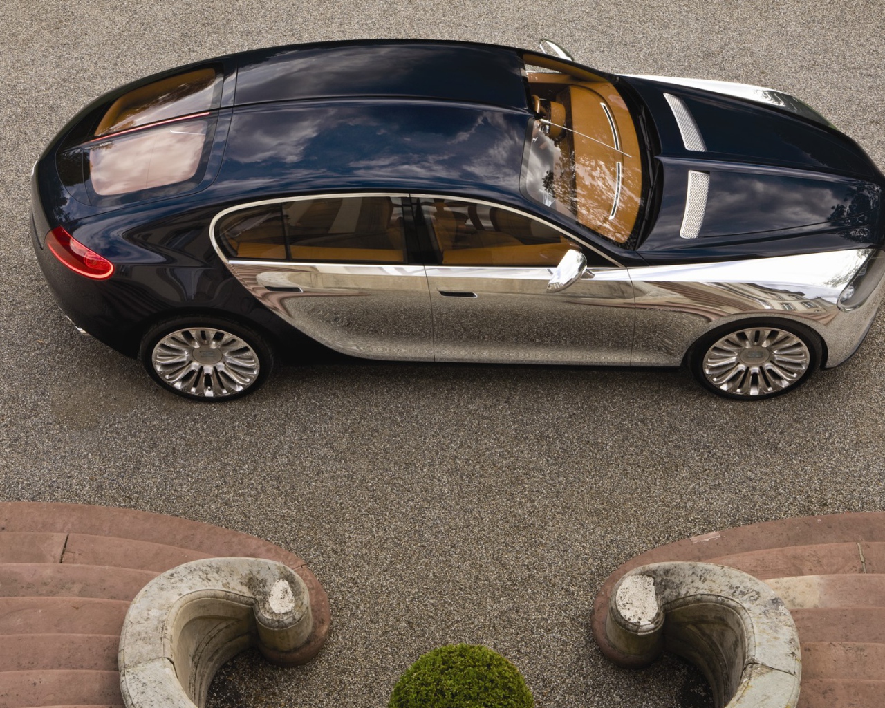 Автомобиль у вашего дома