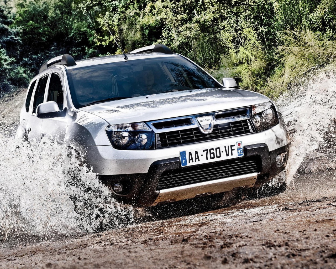 Дасиа Дустер в движении