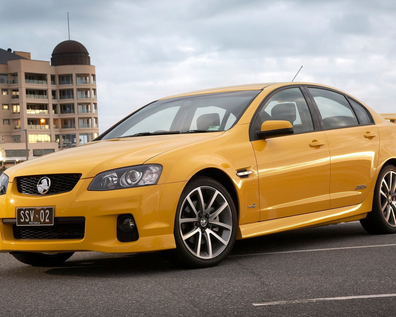 Холден Коммодор 2011