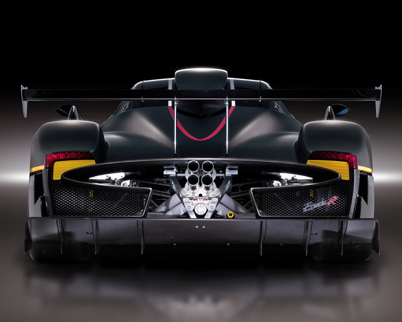 Спортивный болид