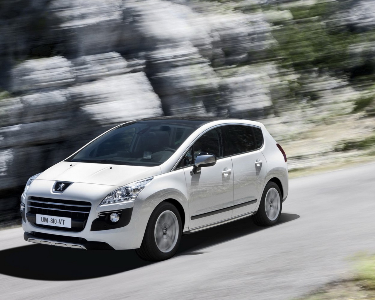 Новый Пежо 3008 Гибрид