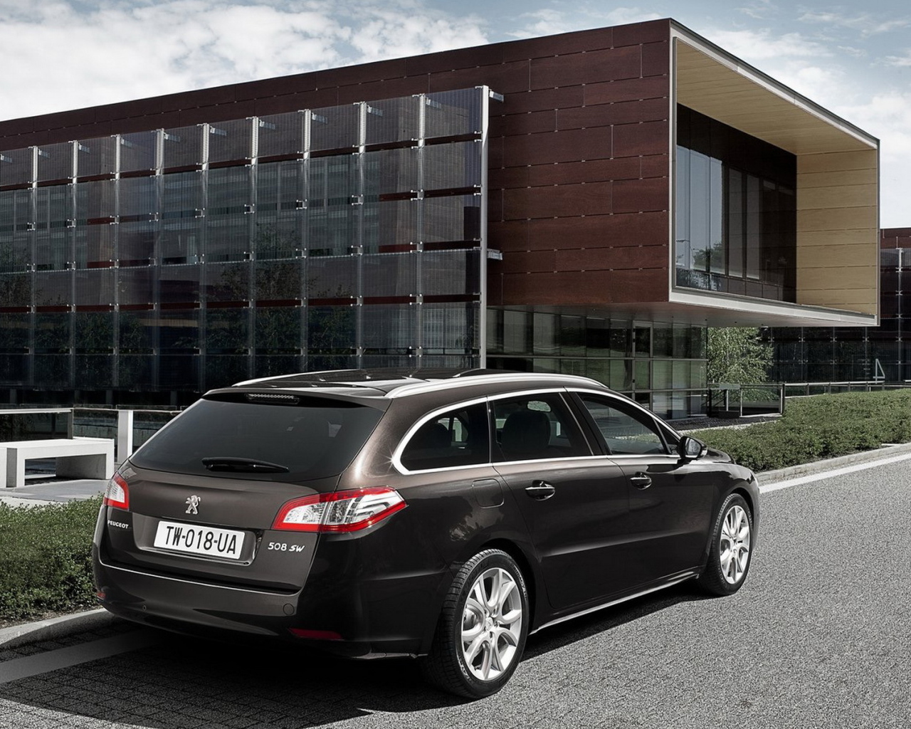 Новый Пежо 508