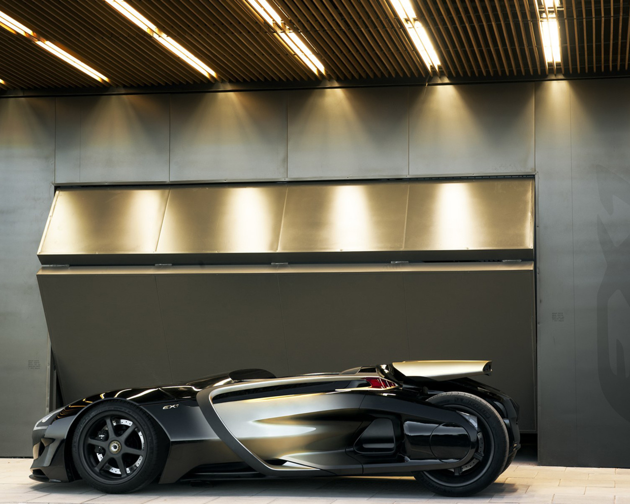 спортивный авто Peugeot EX1