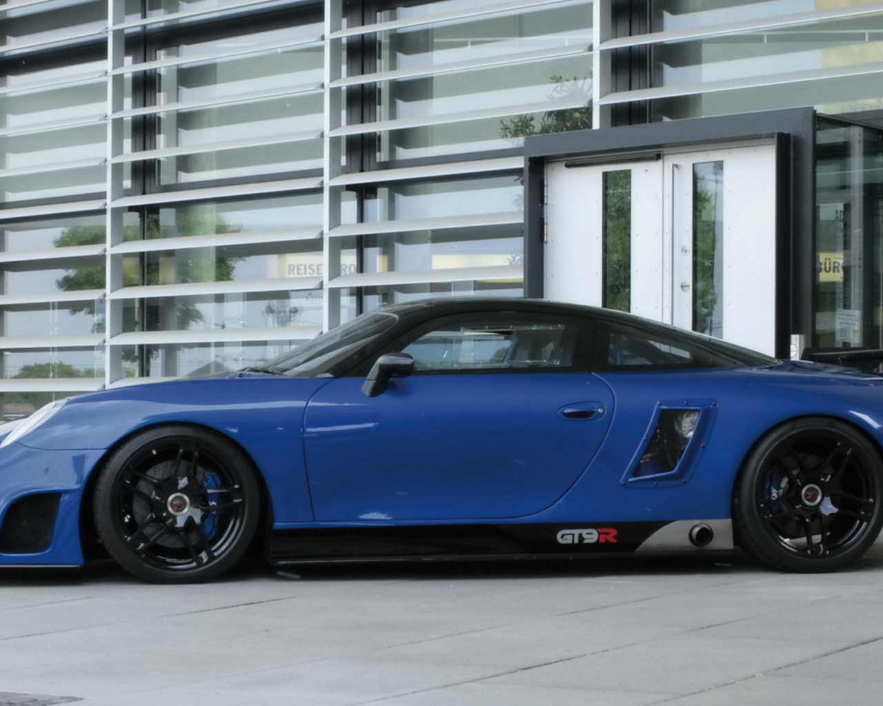 Порше ДжиТи 9 Р