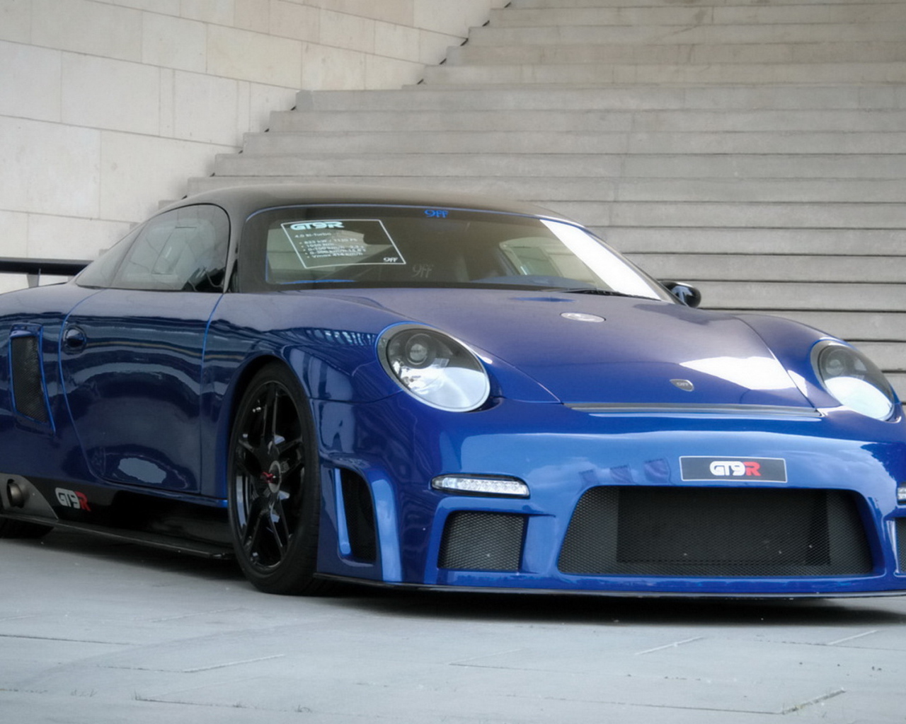 Мощный Порше ДжиТи 9 Р