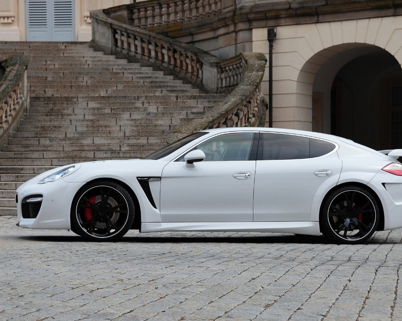 Порше Панамера 2011