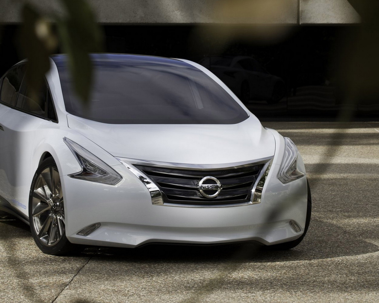 New Nissan-Ellure Concept