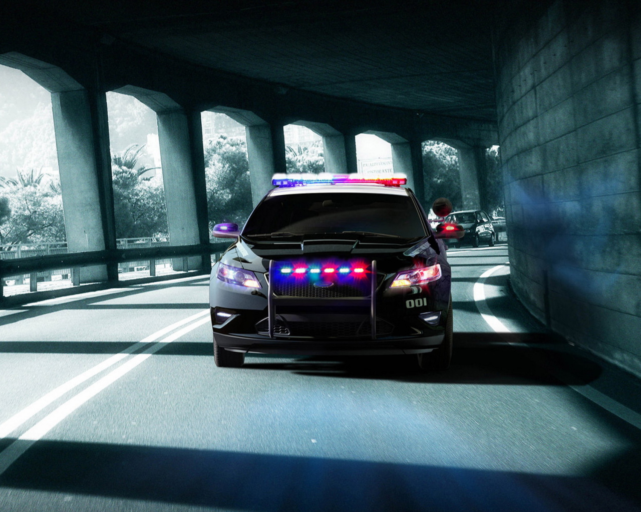Ford Police Interceptor Concept в туннеле