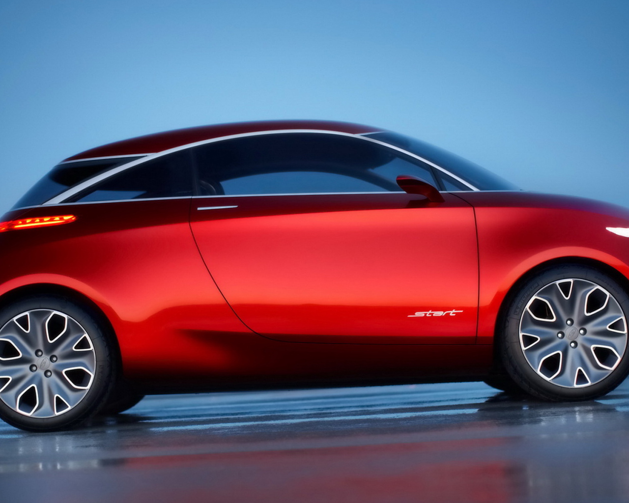 Форд Старт Концепт в красном цвете