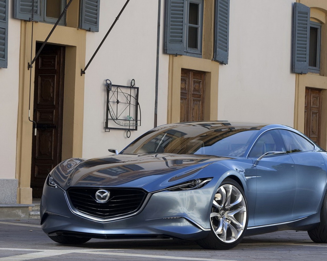 2010 Мазда Шинари Концепт