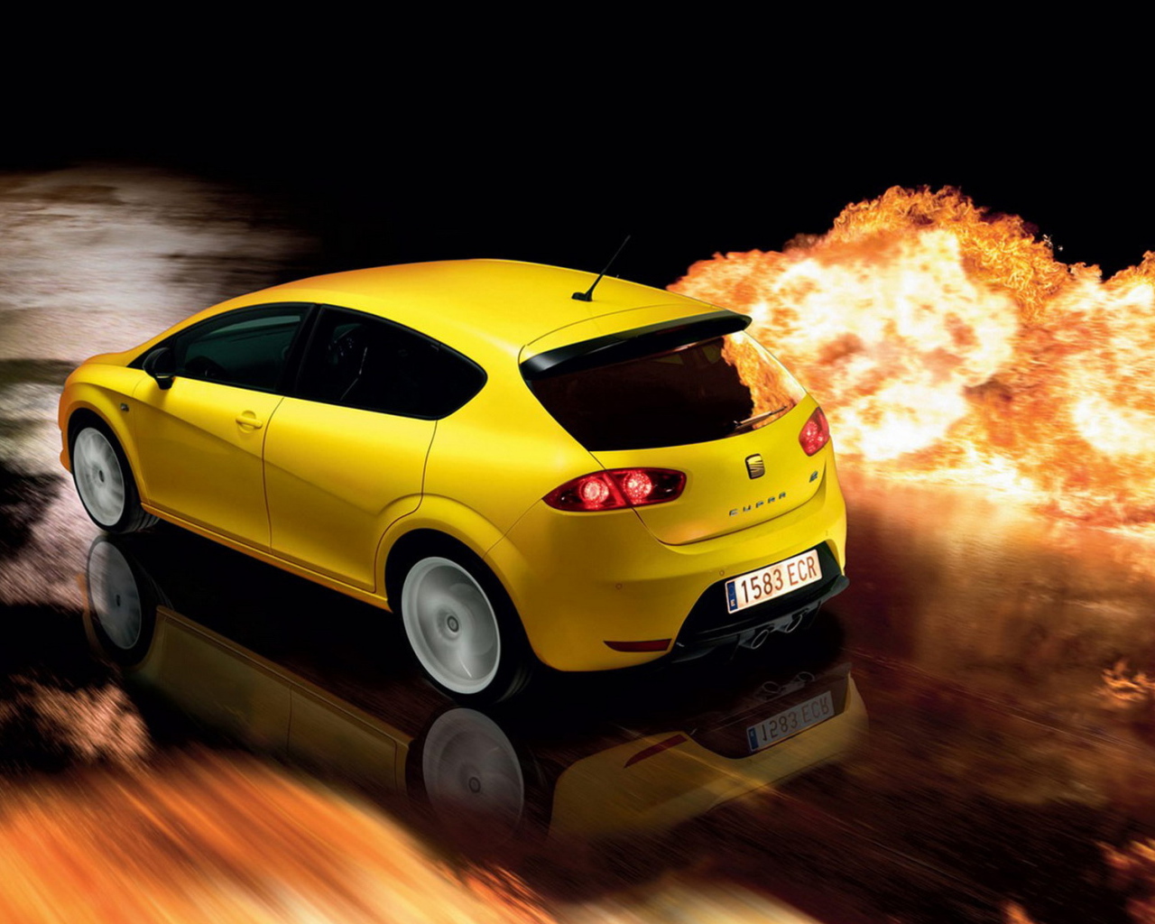 Сиат Леон Купра в желтом кузове