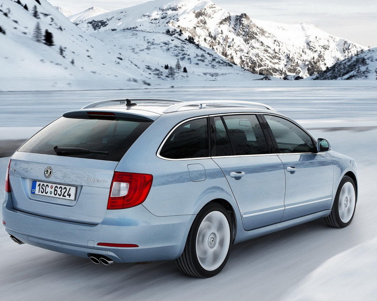 Зимняя прогулка на Шкода Суперб