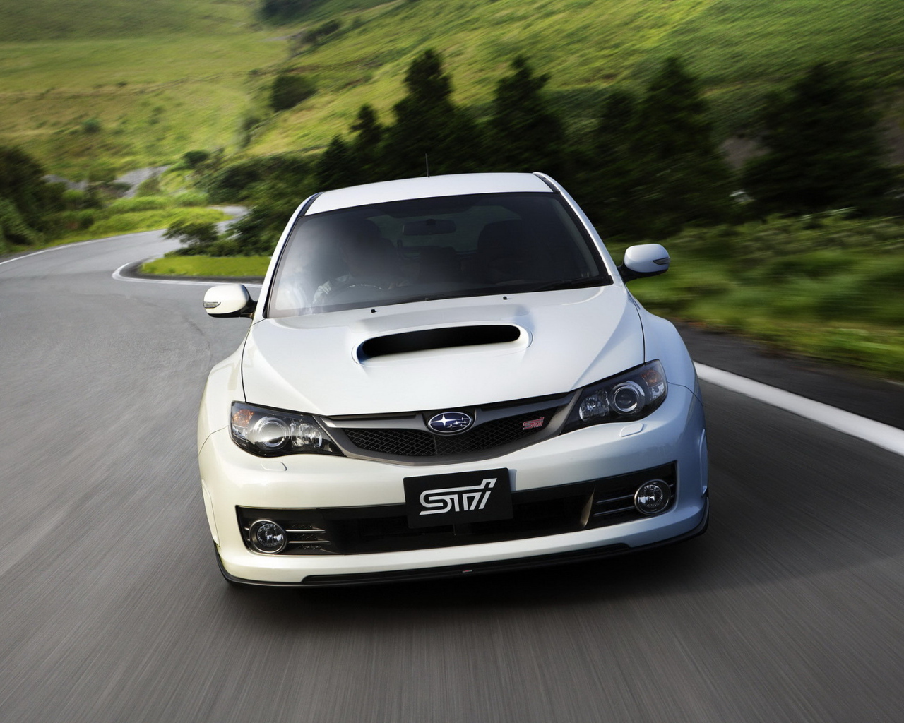 Subaru Impreza WRX STI по склону вверх