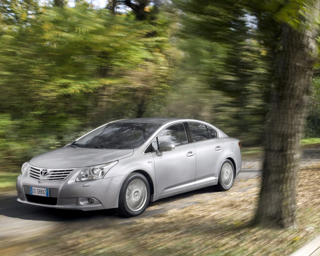 Тойота Авенсис