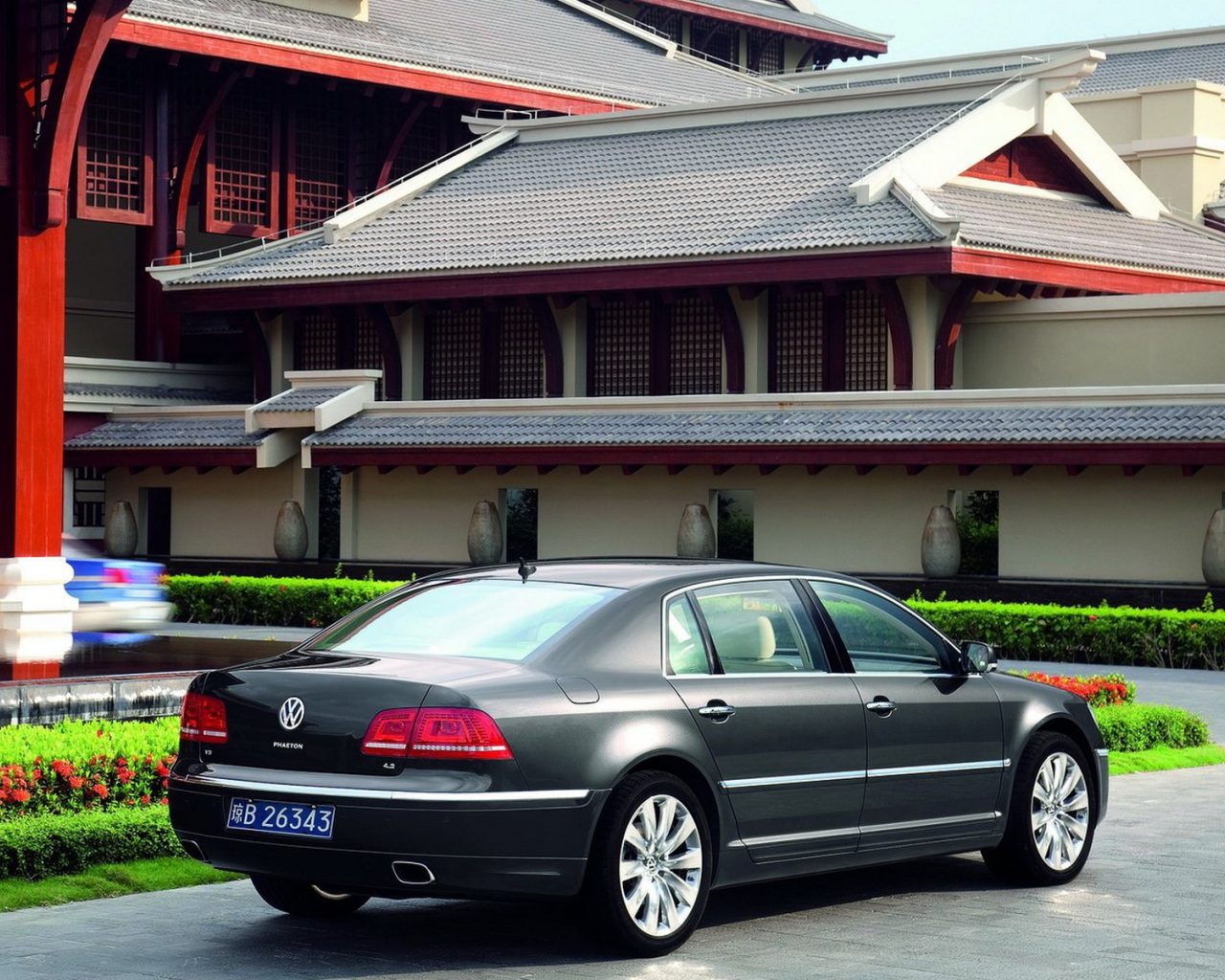 Волксваген Фаетон 2011