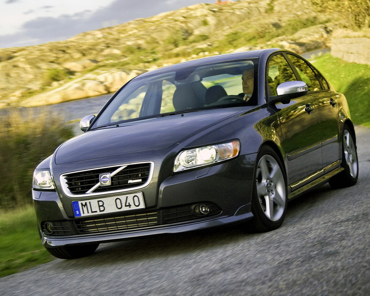 Вольво S40