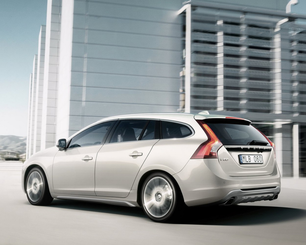 Вольво В60 2011
