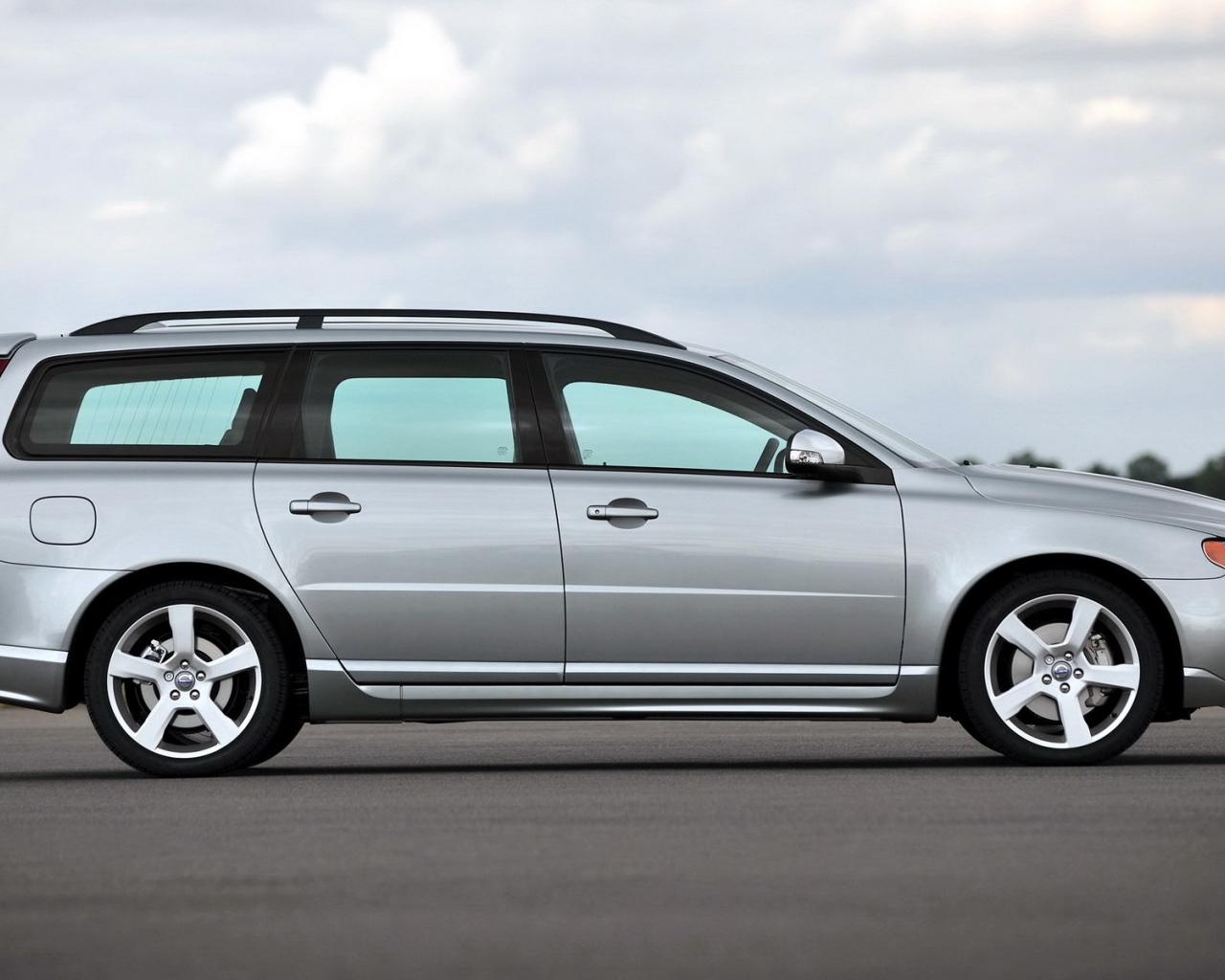 Volvo V70 R-design