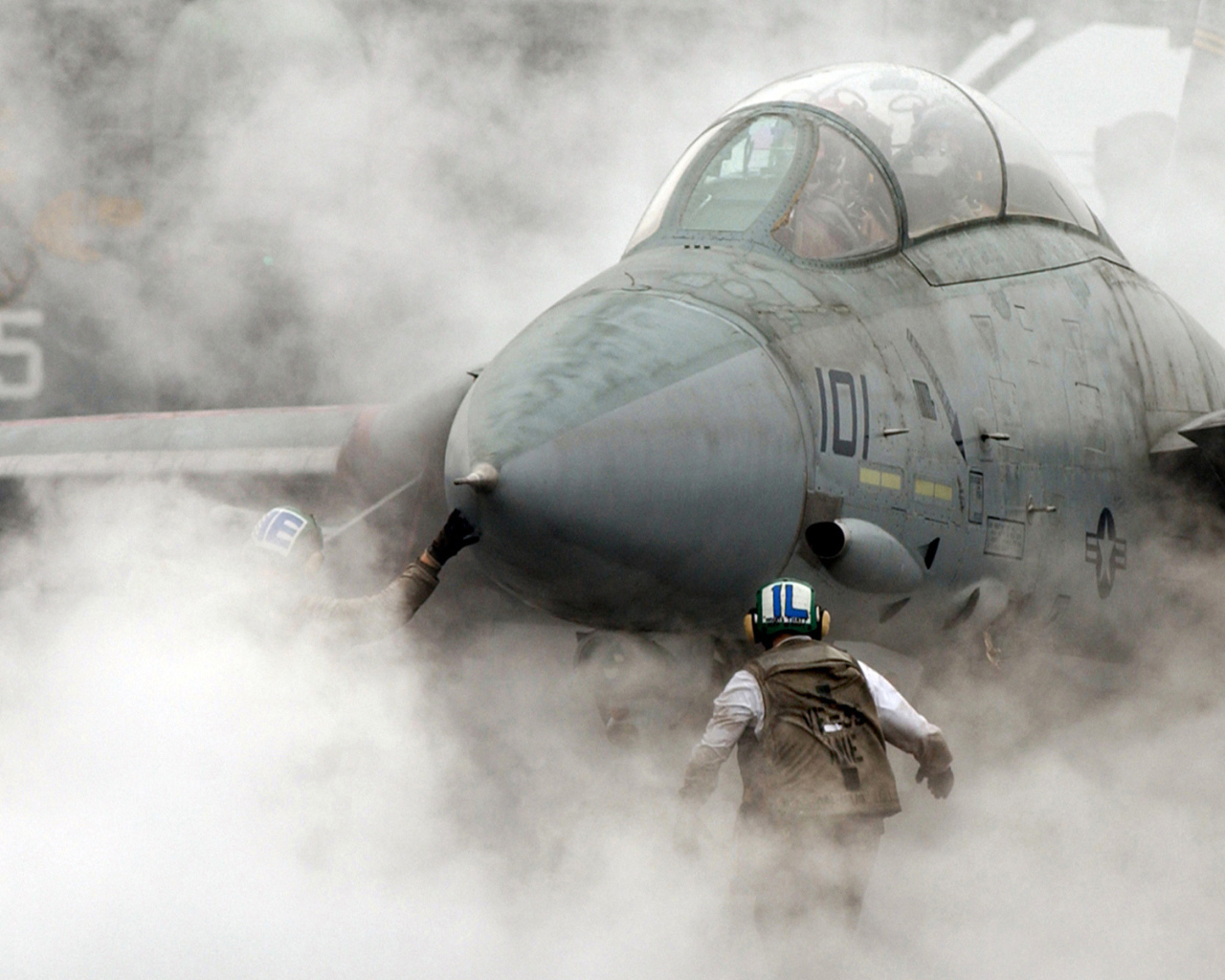 Истребитель на авианосце