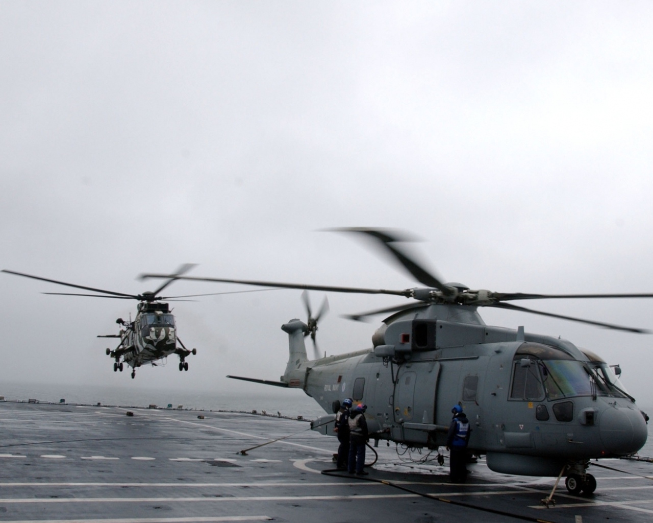 Вертолеты на авианосце