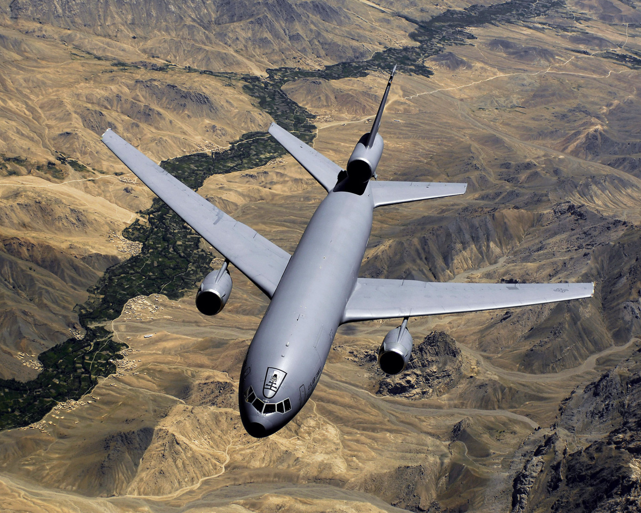 Большой самолет