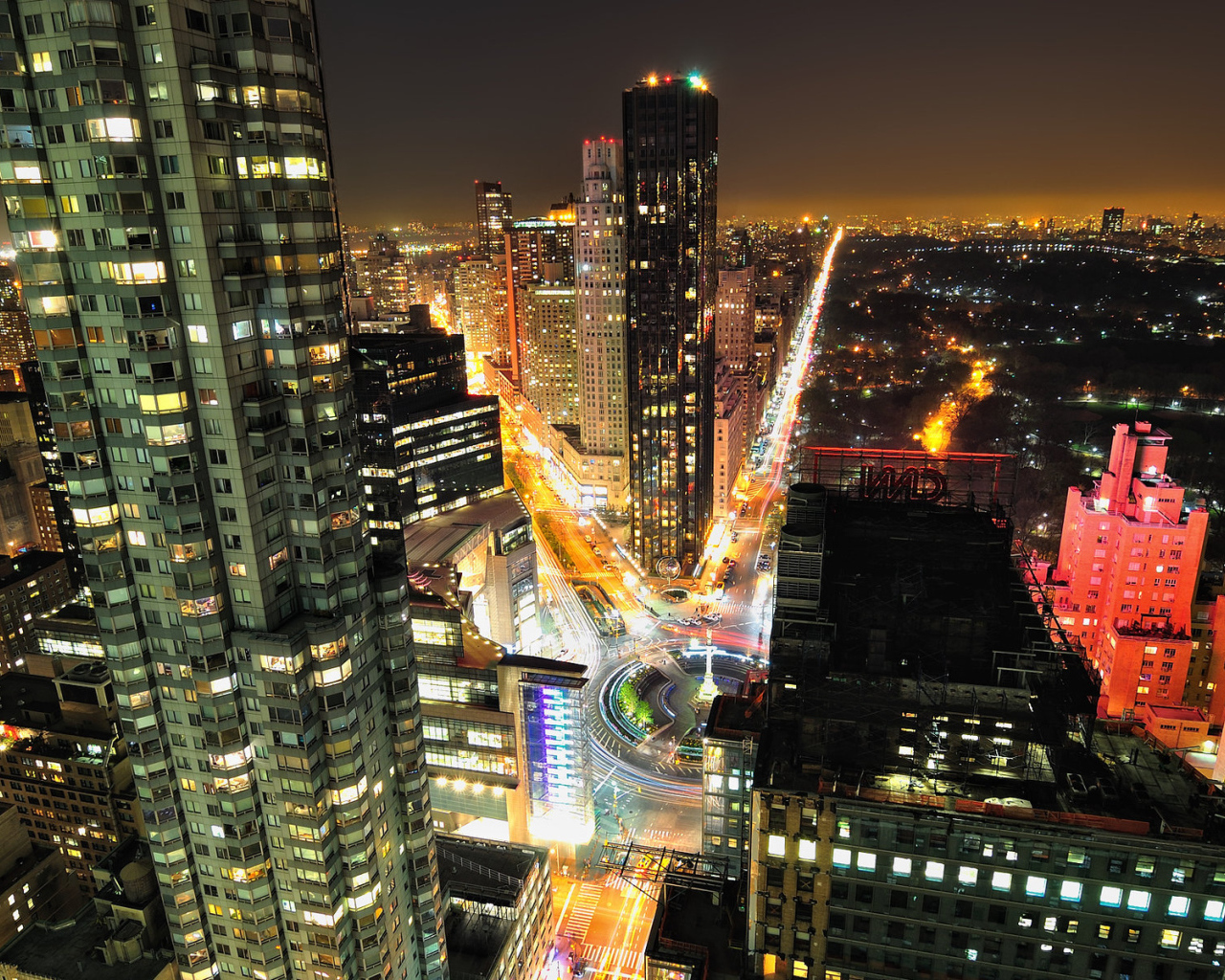 Город в ночном свете