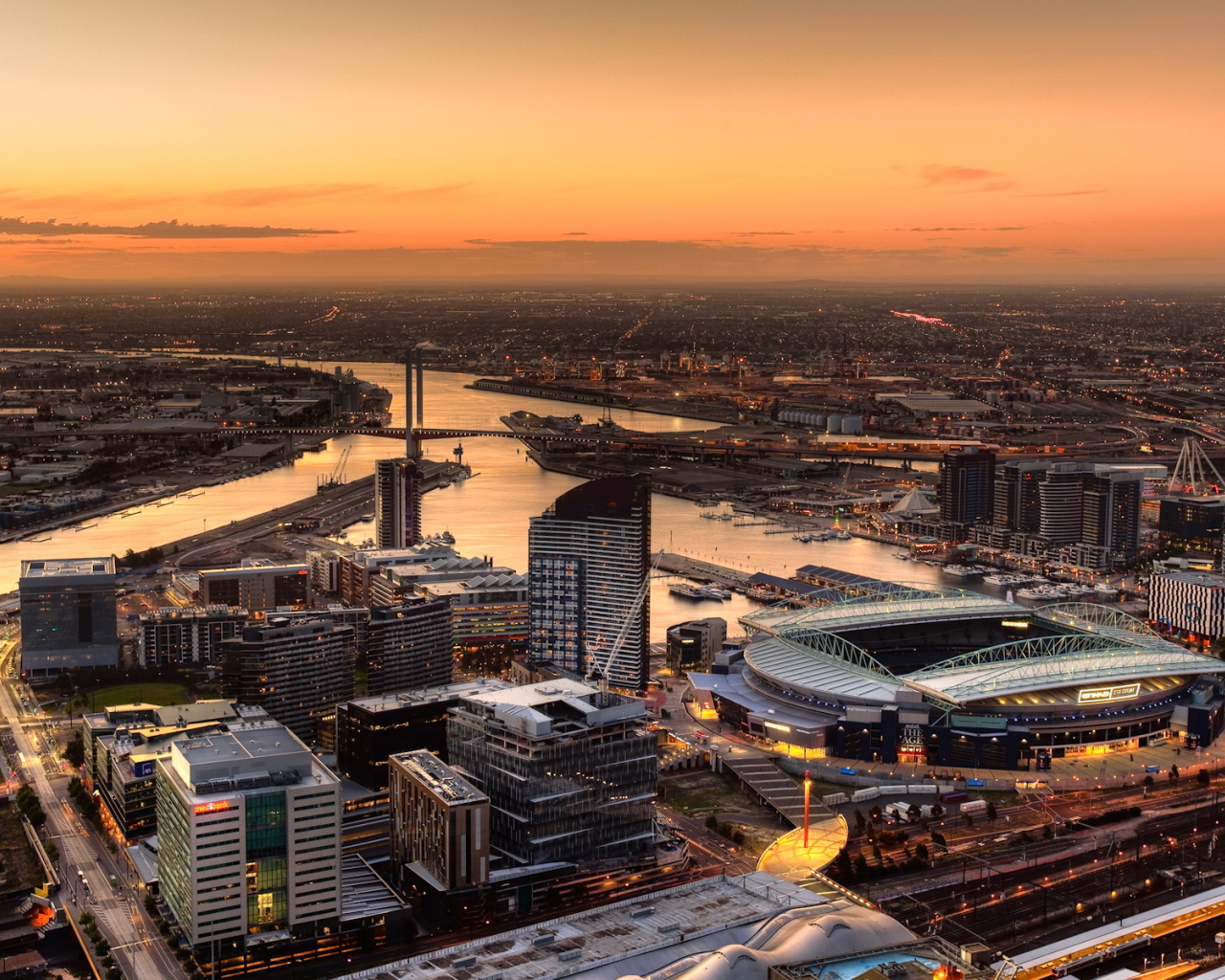 Высоко над городом