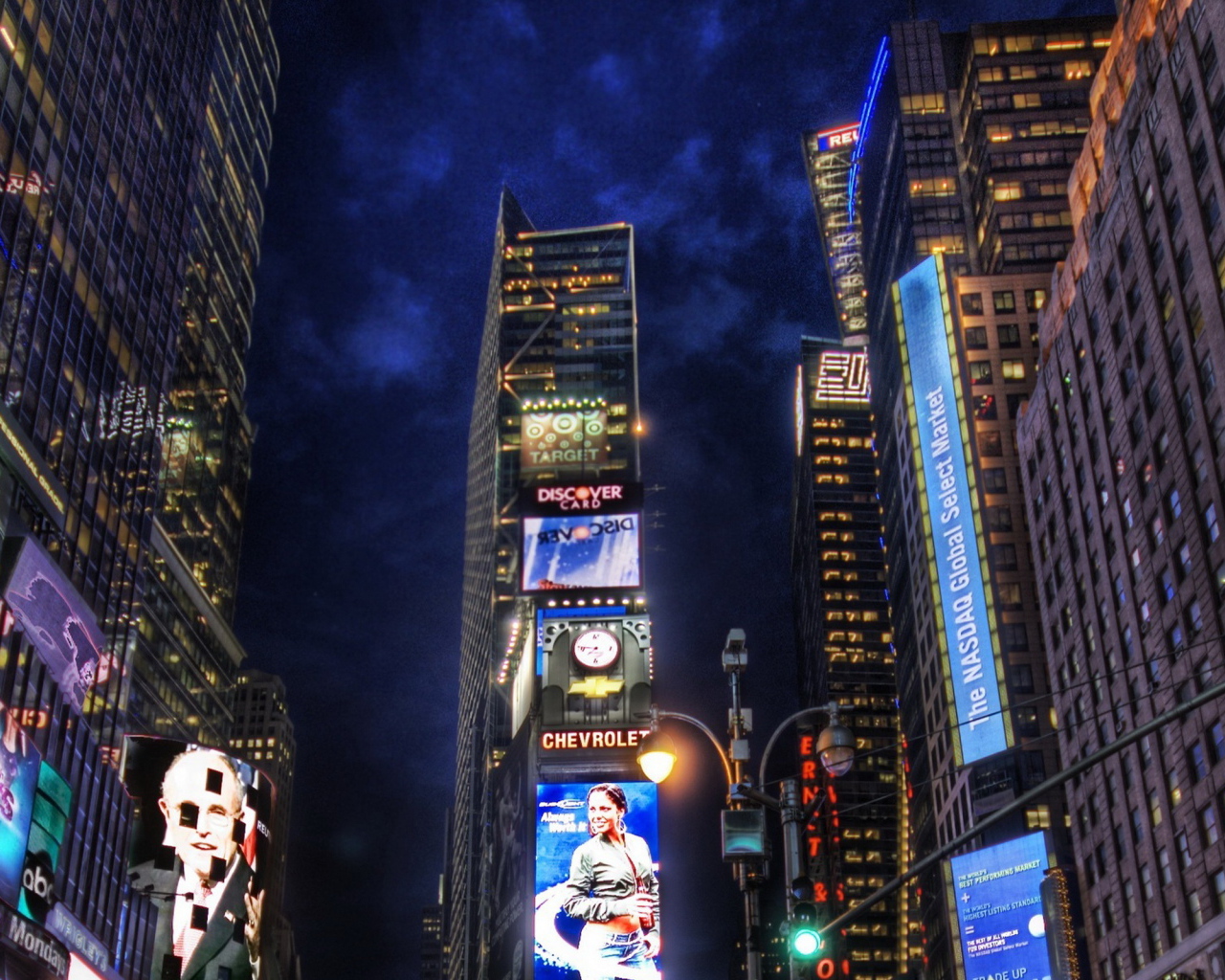 Ночной свет мегаполиса