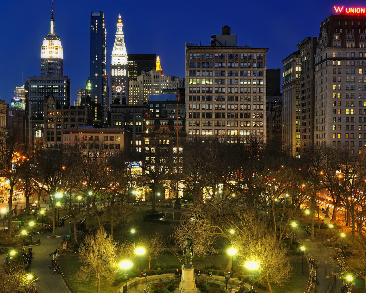 Городской сквер