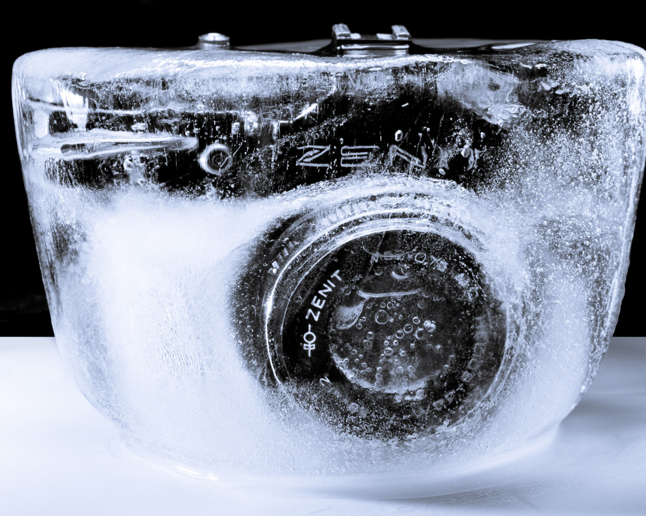 Замороженный фотоаппарат