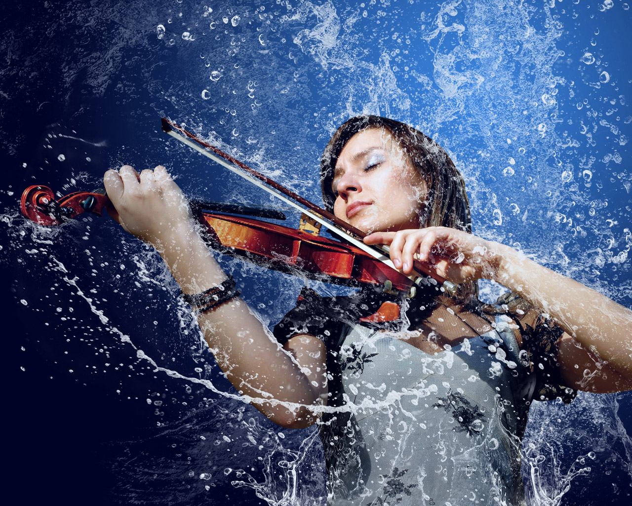 Девушка скрипка вода