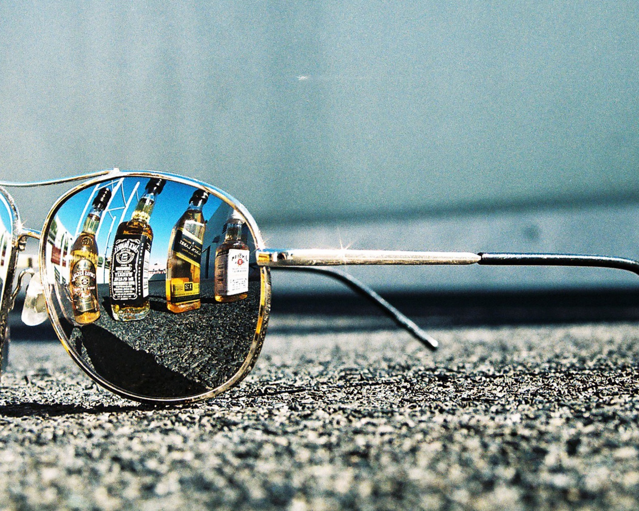 Очки и виски