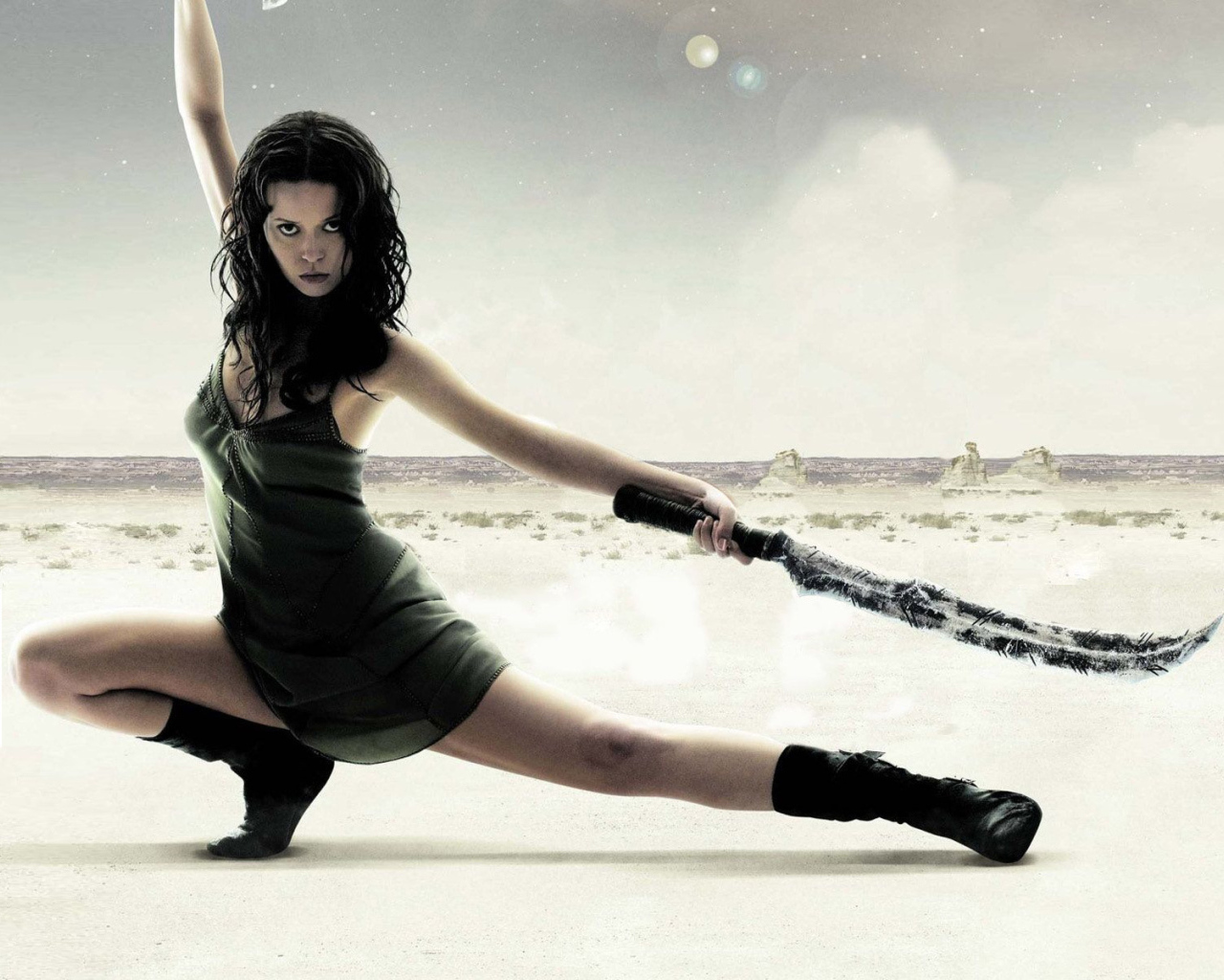 Девушка с мечом