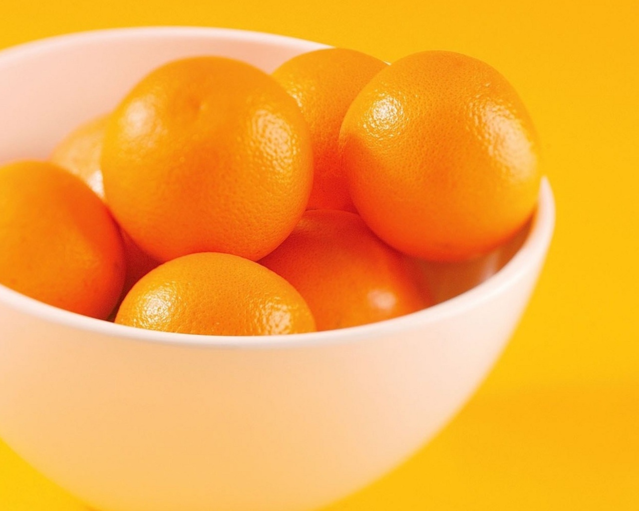 Чаша с апельсинами