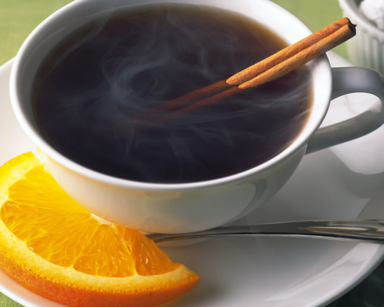 Чай с кусочком апельсина