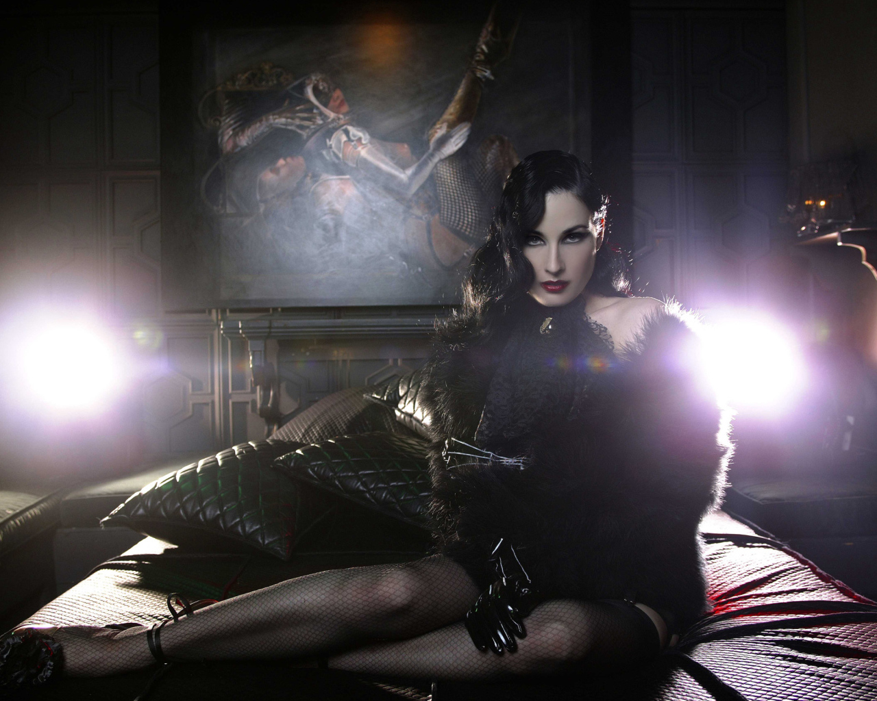 Черноволосая леди