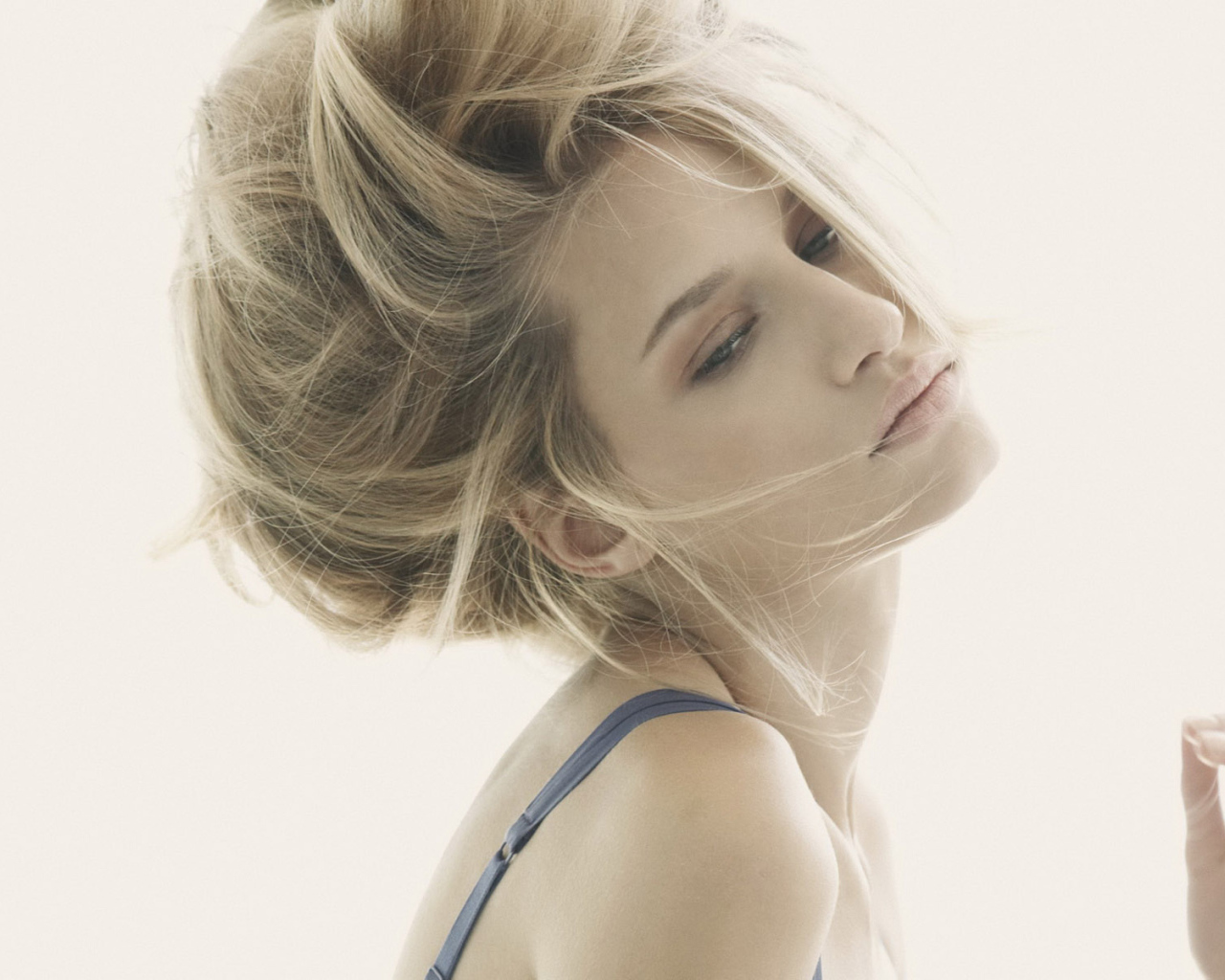 Нежная девушка