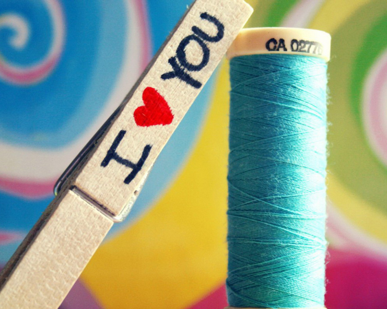 Нитки и прищепка