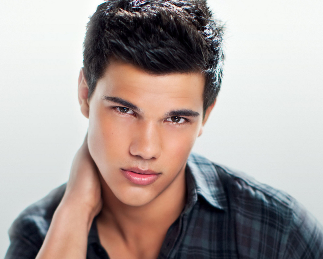 Тэйлор Лотнер