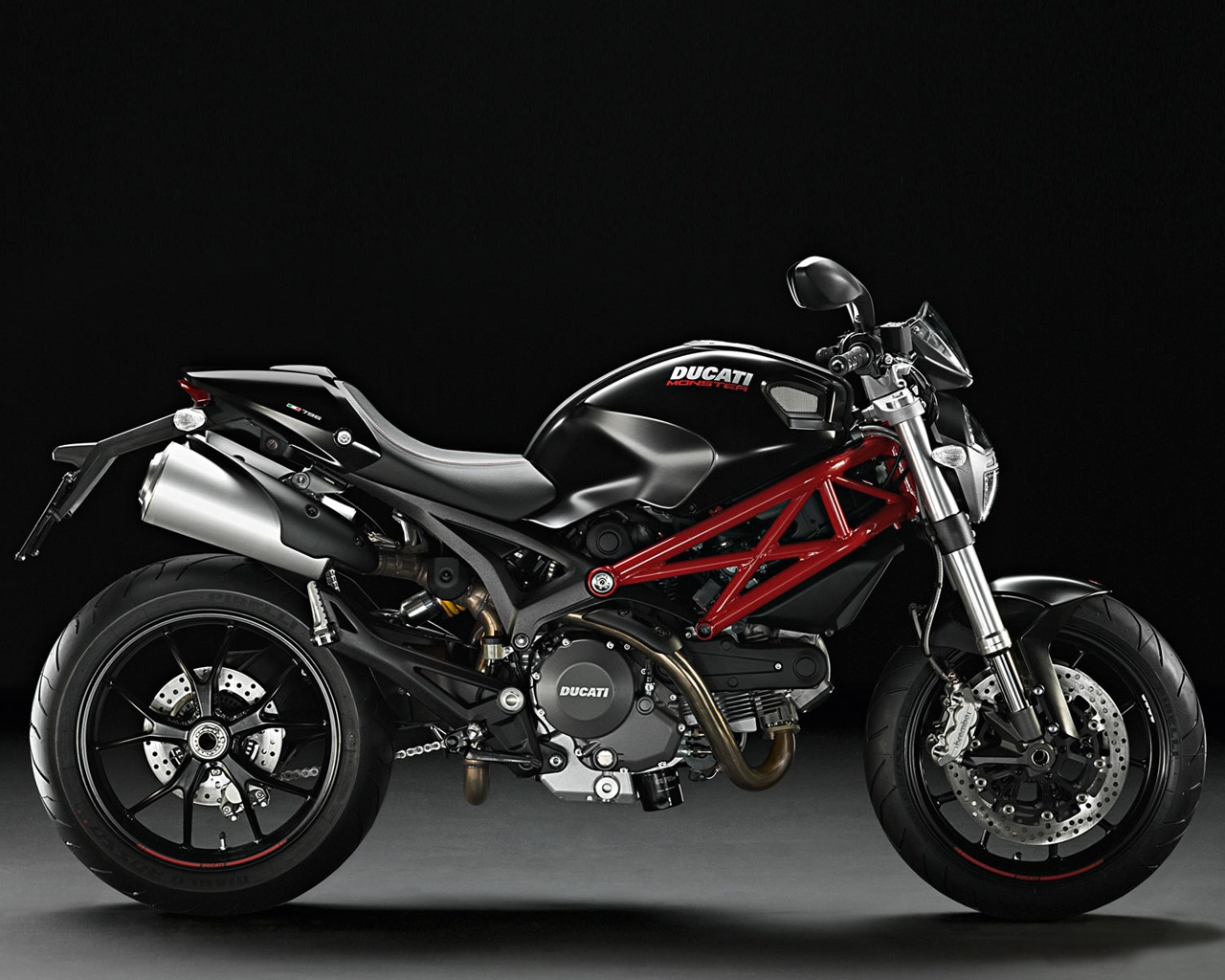 Дукати Монстр