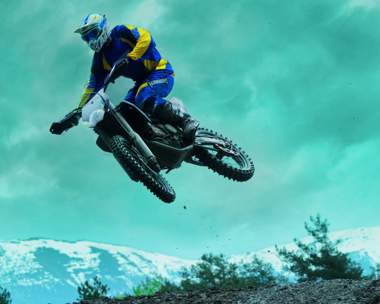 Хьюзаберг FX450 в полете