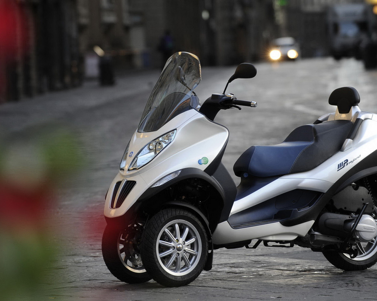 Piaggio MP3 Hybrid