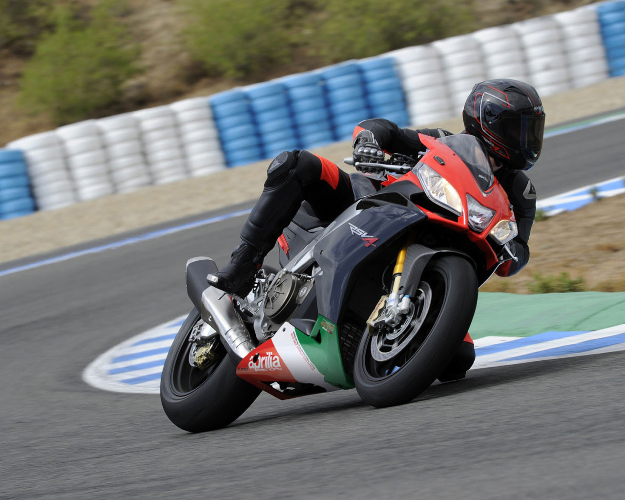 Aprilia RSV4 R