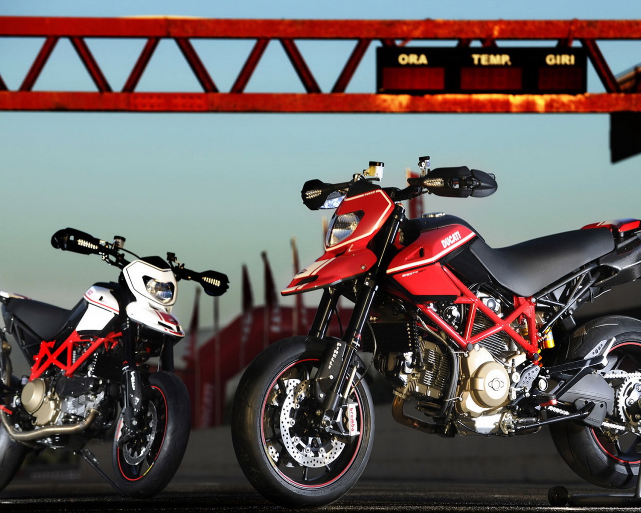 Ducati Hypermotard 1100evo