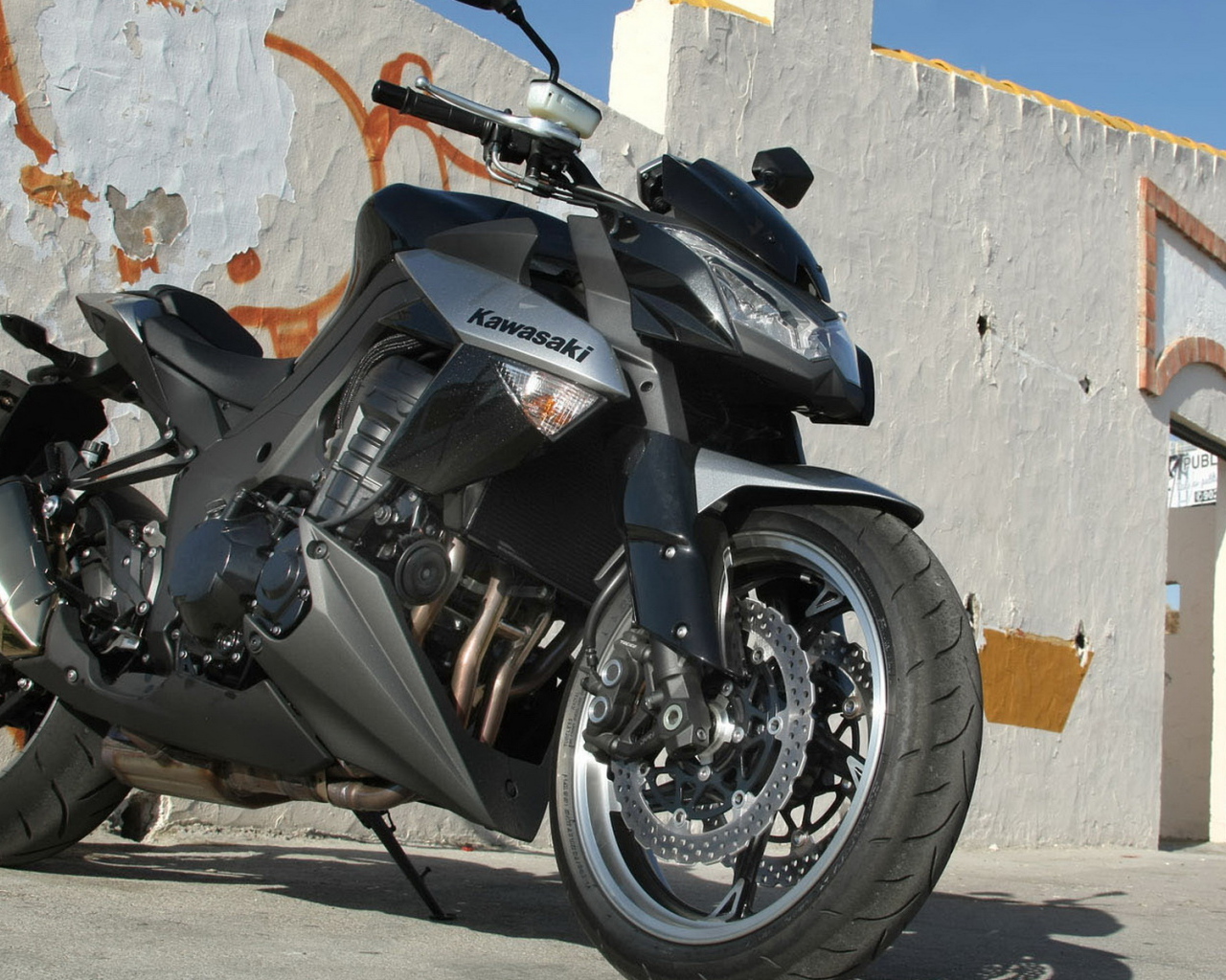 Кавасаки Z 1000. Совершенство среди развалин