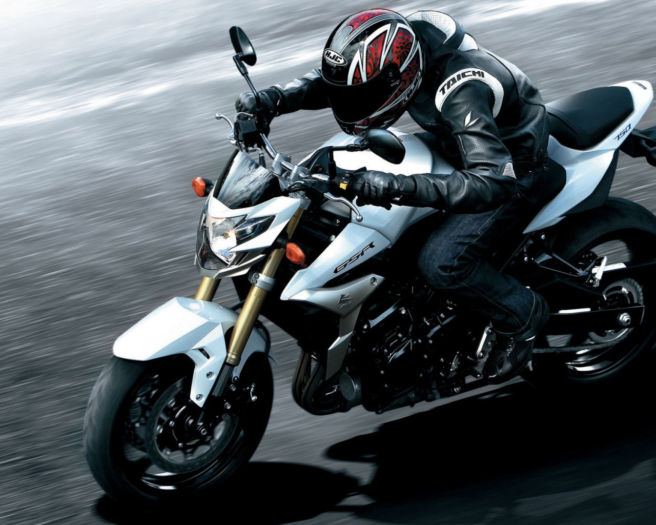 New Suzuki GSR 750