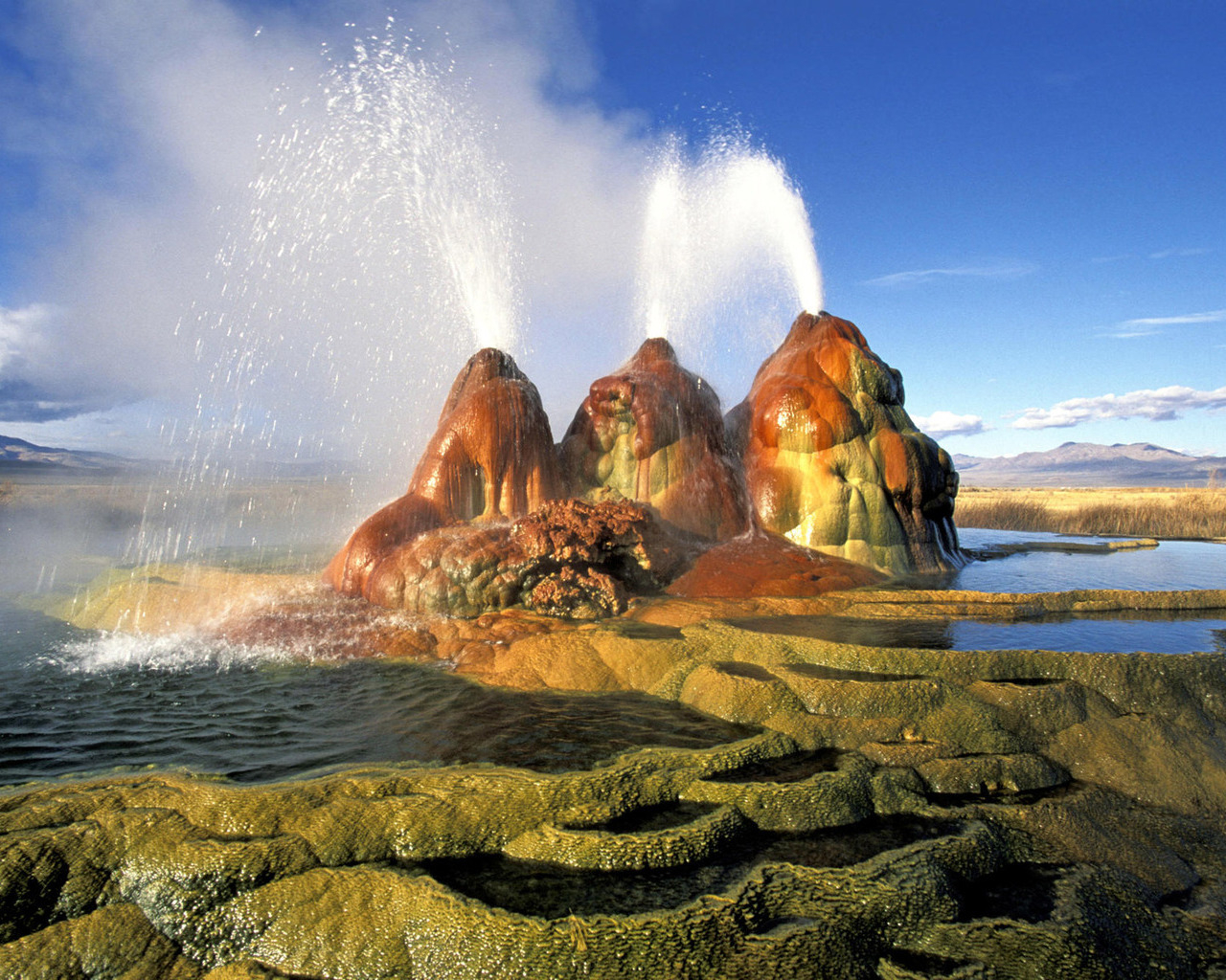 Невада, гейзер в пустыне